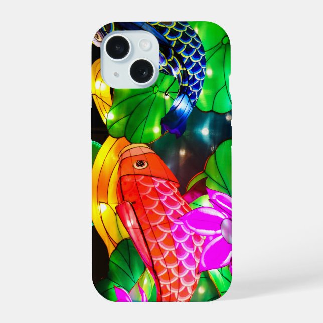 Leuchtende Koi iPhone 15 Hülle (Rückseite)