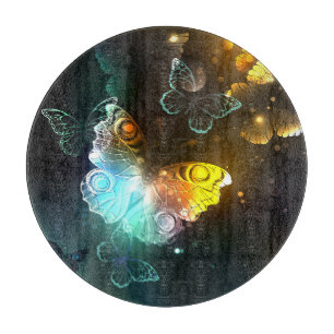 Leuchtender Schmetterling und Nachtfalter Schneidebrett