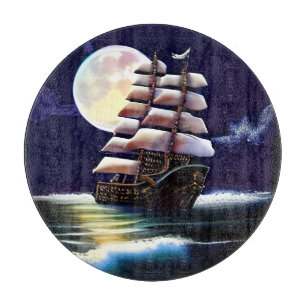 Leuchtendes Schiff auf dem Ozean unter dem Mond Schneidebrett