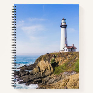 Leuchtturm am Hang Blau Himmel Weißer Haus Ozean Notizbuch