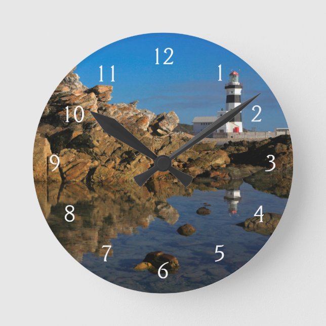 Leuchtturm auf Cape Recife Runde Wanduhr (Vorderseite)