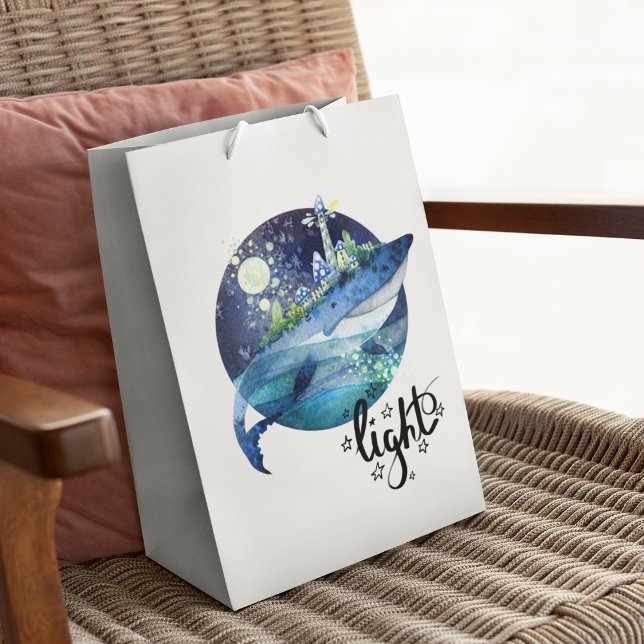 Leuchtturm auf der Rückseite eines Whales Mittlere Geschenktüte (Von Creator hochgeladen)