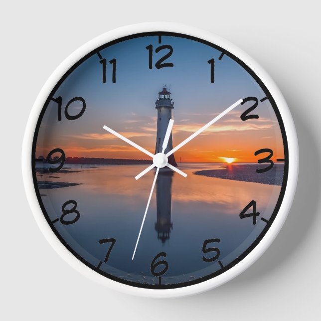Leuchtturm bei Sonnenaufgang Wall Uhr (Vorderseite)
