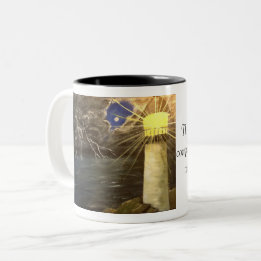 Leuchtturm durch die Sturm-Tasse Zweifarbige Tasse