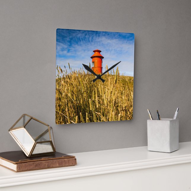 Leuchtturm in Stykisholmur, Island Quadratische Wanduhr (Büro)
