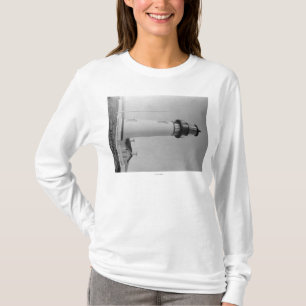 Leuchtturm Newports, Oregon auf Kap Fowlweather T-Shirt