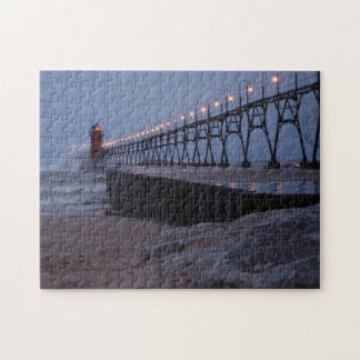 Leuchtturm-Pier am Nachtpuzzlespiel