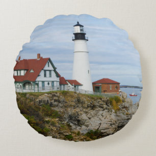 Leuchtturm Portland Headlight an felsiger Küste Rundes Kissen