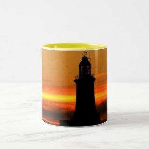Leuchtturm und Feuer Zweifarbige Tasse