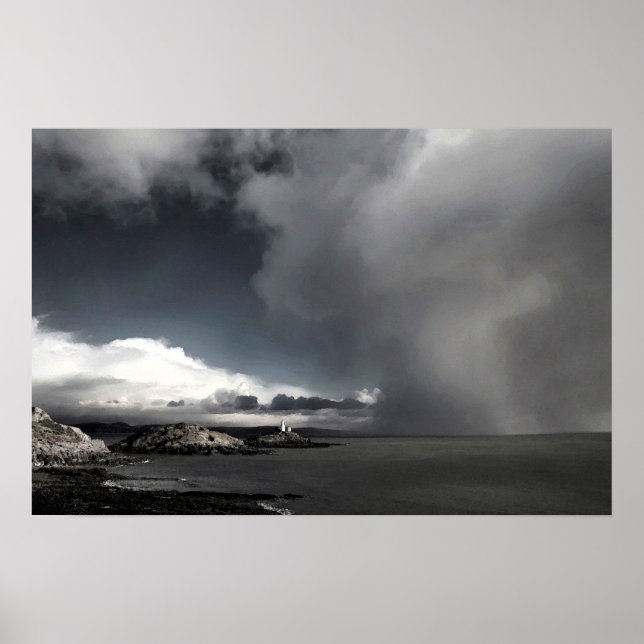 Leuchtturm und Sturmwolken Poster (Vorne)