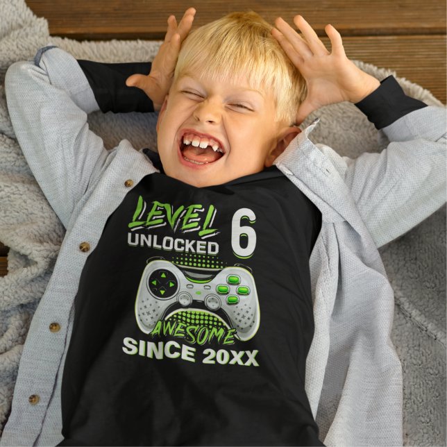 Level 6 Unlocked - Fun Birthday 6 Gamer  T-Shirt (Von Creator hochgeladen)