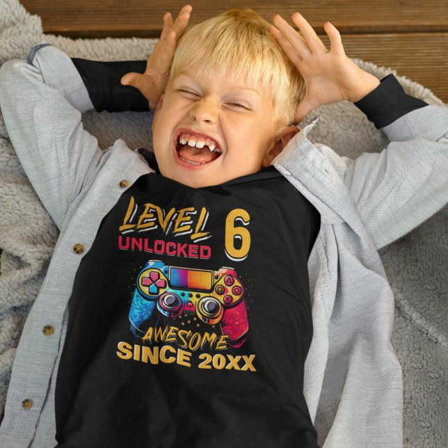 Level 6 Unlocked - Fun Birthday 6 Gamer  T-Shirt (Von Creator hochgeladen)