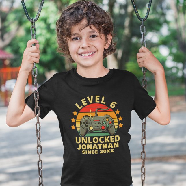 Level 6 Unlocked Gamer Boy Birthday 6 T-Shirt (Von Creator hochgeladen)