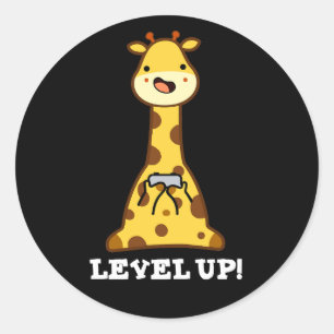 Level Up Funny Giraffe Pun Dark BG Runder Aufkleber
