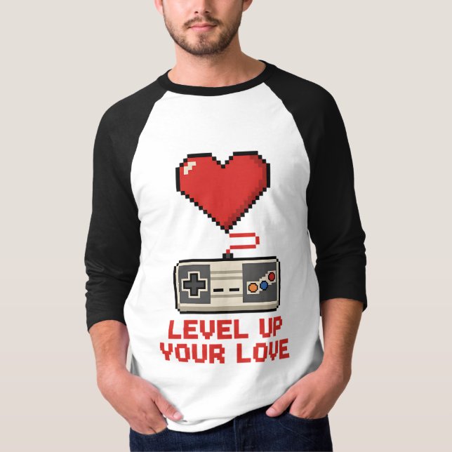 Level Up Your Love, Retro Pixel Gaming Design T-Shirt (Vorderseite)