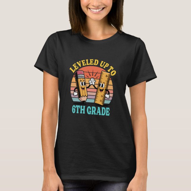 Leveled Up to 6th Grade Funny Back to School T-Shirt (Vorderseite)