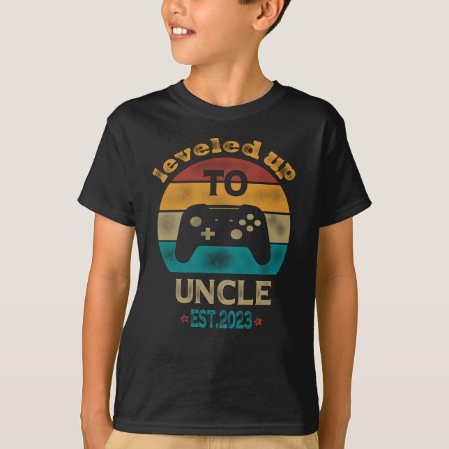 Leveled up to uncle EST 2023 Promoted to uncle T-Shirt (Vorderseite)