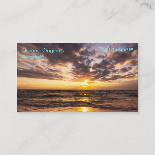 Lever de soleil au-dessus de carte de visite de (Devant)