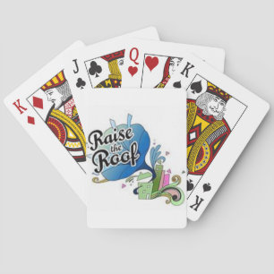 Levez les cartes de jeu sur le toit
