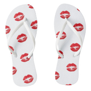 Lèvres rouges romantiques baisers tongs