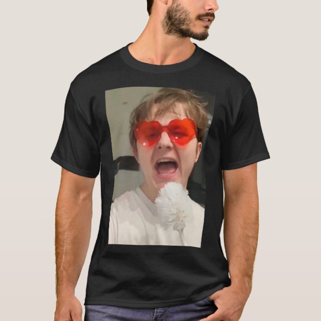 Lewis Capaldi - Herzsonnenbrille unverzichtbar  T-Shirt (Vorderseite)