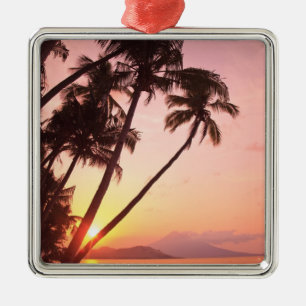 Lewolin Village, Illi Api Island, Selat Boleng Ornament Aus Metall