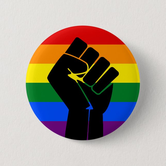 LGBT-Fahne (Regenbogen) mit erhöhter Faust Button (Vorderseite)