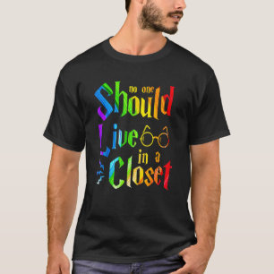 LGBT Q Gay Pride ist stolz darauf, dass niemand in T-Shirt