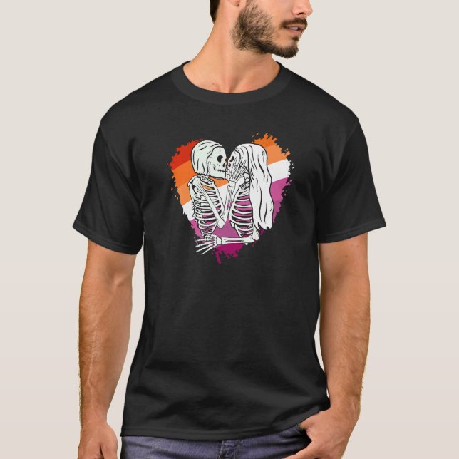 LGBTQ Pride flag skeletons kissing a Lesbian skele T-Shirt (Vorderseite)