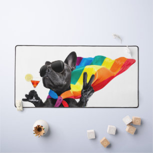 LGBTQ Pride Party Hund in Regenbogenkap Schreibtischunterlage