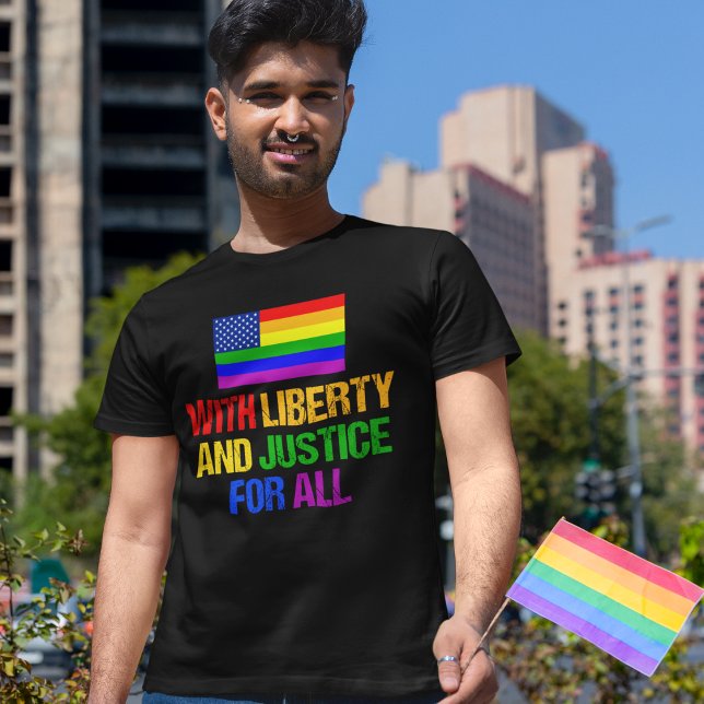 LGBTQ Rights Rainbow American Flag Gay Pride T-Shirt (Von Creator hochgeladen)