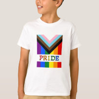 LGBTQ & Stolz - Kinder unter der Flagge "Regenboge