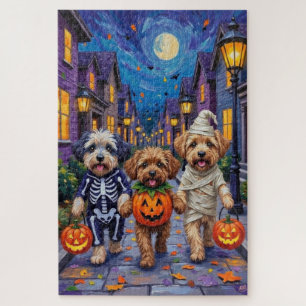 Lhasa Apso beim Trick-or-Treat in Halloween-Kostüm