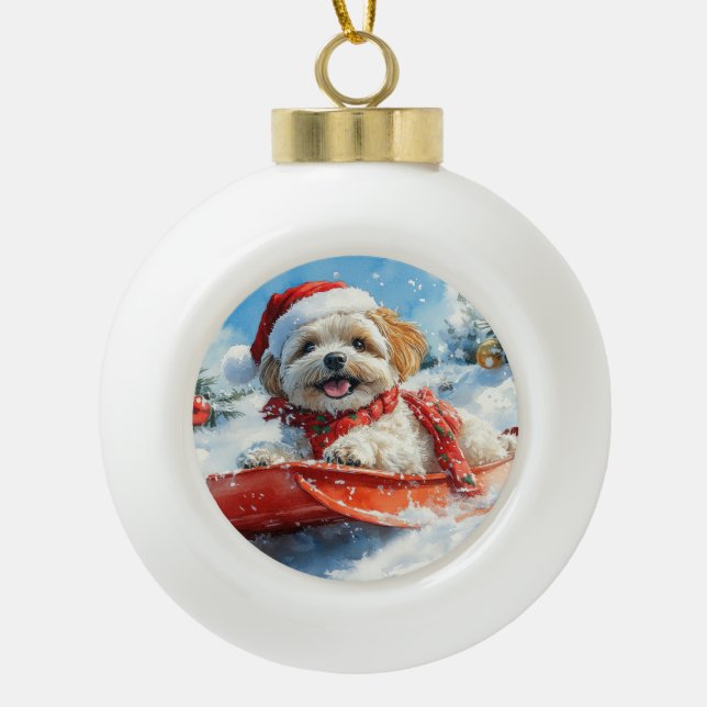 Lhasa Apso Dog in Sledge Let it Schnee Weihnachten Keramik Kugel-Ornament (Vorderseite)