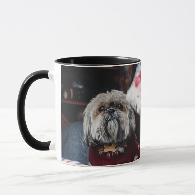 Lhasa apso puppy at Christmas b Tasse (Links)
