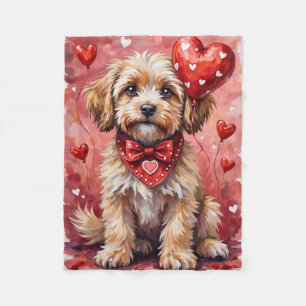 Lhasa Apso Valentinstag Hund sitzt mit Herzen Rot Fleecedecke