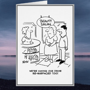 L'homme dit que nous avons la voiture resurfaçée.