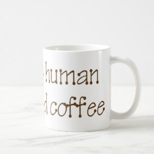 L'humain instantané ajoutent juste la tasse de