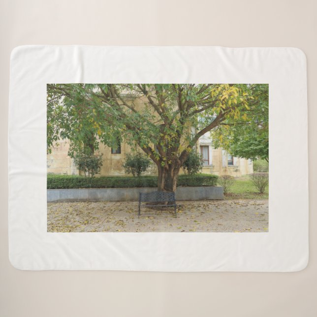 Li Garden Series: Echoes Beneath the Tree Sherpadecke (Vorderseite (Horizontal))