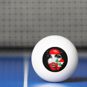 Libanonflagge und -karte im Gesicht eines Mädchens Tischtennisball