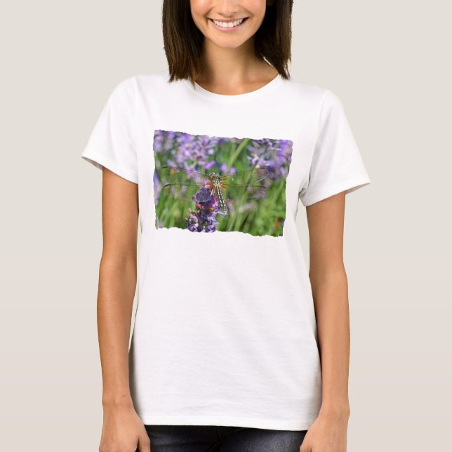 Libelle im Lavendel-Garten T-Shirt (Vorderseite)