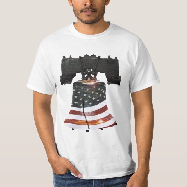 Liberty Bell mit amerikanischer Flagge T-Shirt (Vorderseite)