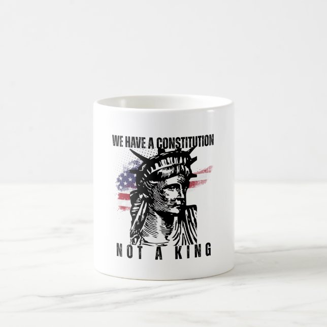 Liberty Bust with Grunge Flag Art Kaffeetasse (Mittel)