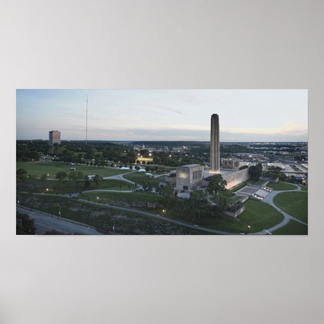 Liberty Memorial und BMA Gebäude, Kansas City, Mi Poster (Vorne)