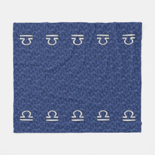 Libra Zodiac-Symbol auf Blue Digital-Camouflage Fleecedecke