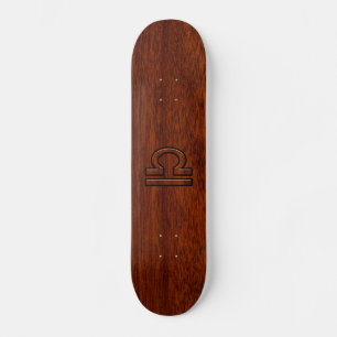 Libra Zodiac Symbol auf Mahogany Skateboard