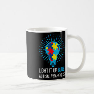 Licht auf blauer Autismus Bewusstsein Ribbon Puzzl Kaffeetasse