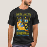 Licht der jüdischen Mewnorah Katze Menorah Ugly Ch T-Shirt<br><div class="desc">Licht der jüdischen Mewnorah Katze Menorah Ugly Chanukah 1</div>