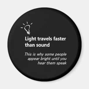 Licht reist schneller als solider Magnet