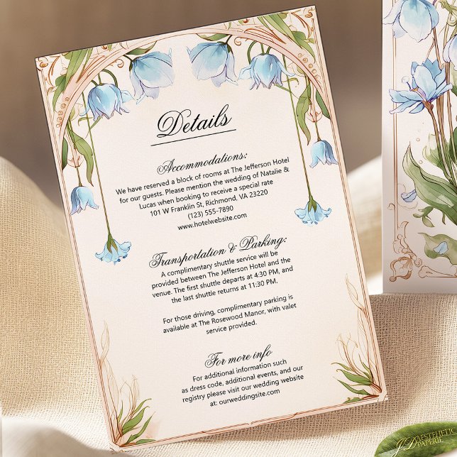 Lichtblaue florale Hochzeitskarte (Von Creator hochgeladen)